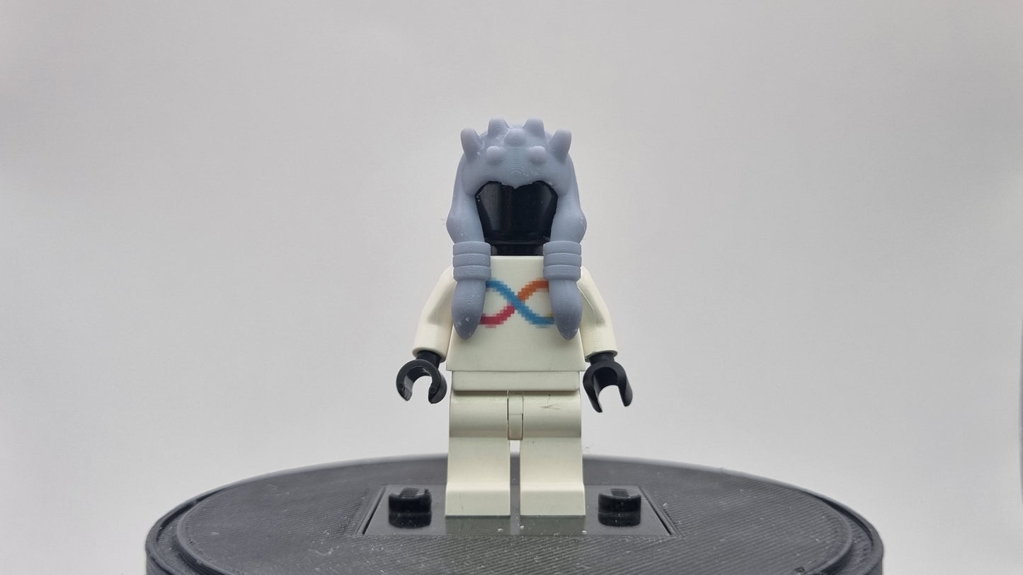 Building toy custom 3D printed galaxy wars alien with spikes on his forehead!