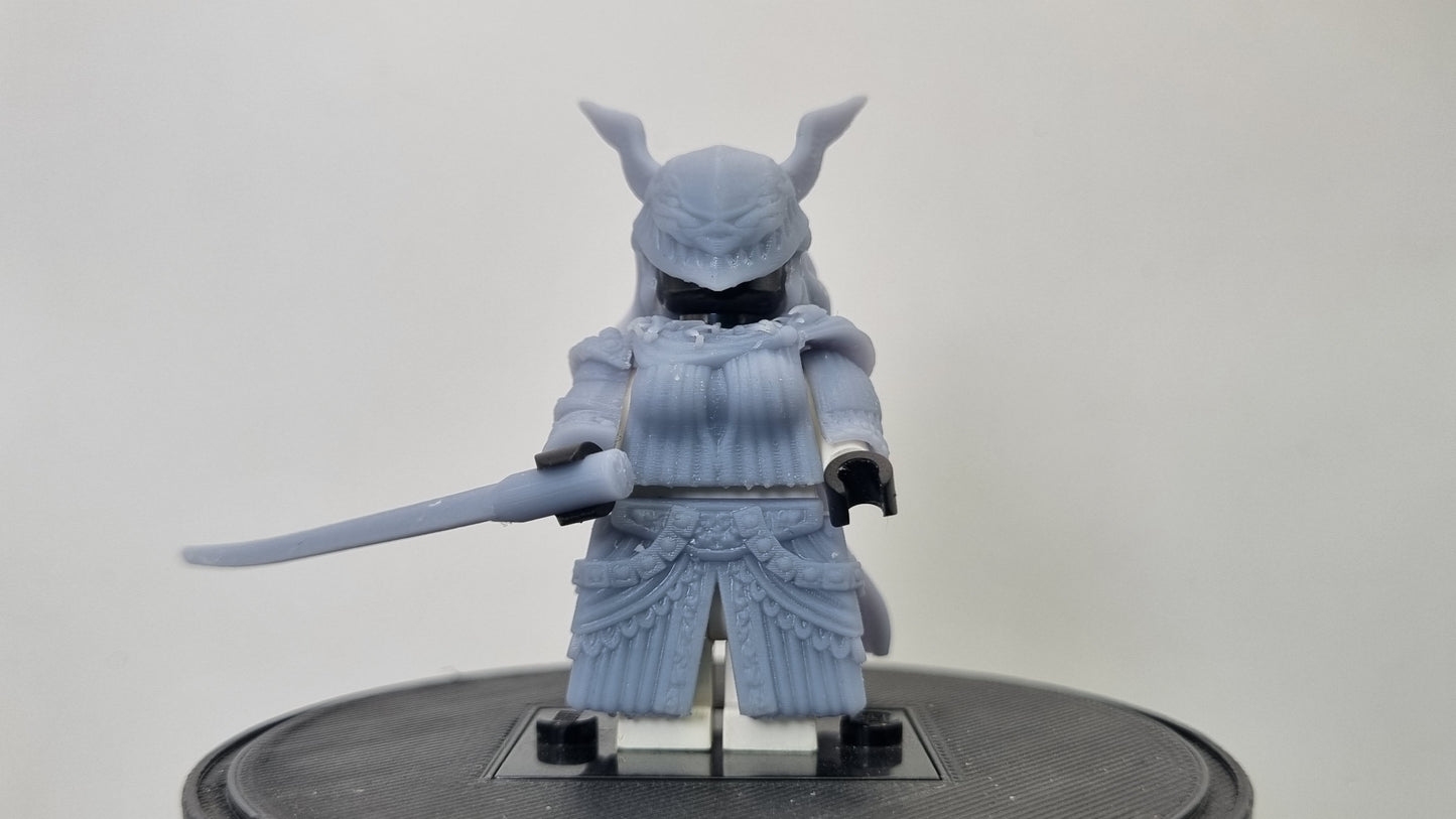 Building toy custom 3D printed elden masked female boss!