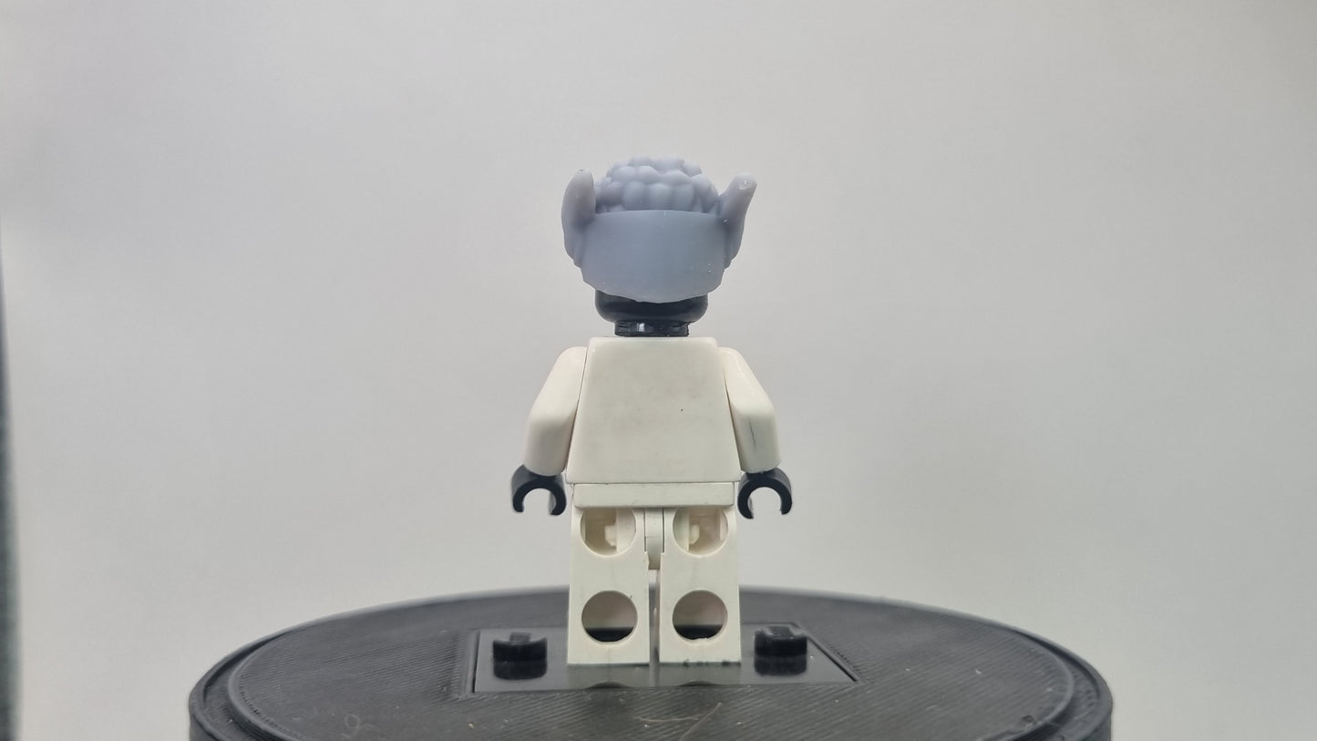 Building toy custom 3D printed super hero fast runner with small afro!