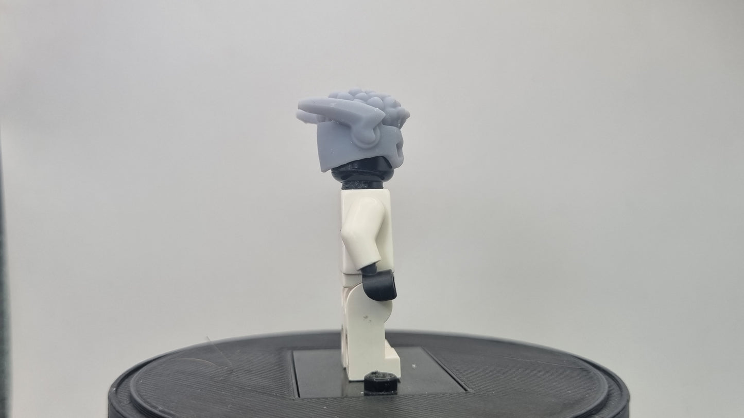 Building toy custom 3D printed super hero fast runner with small afro!