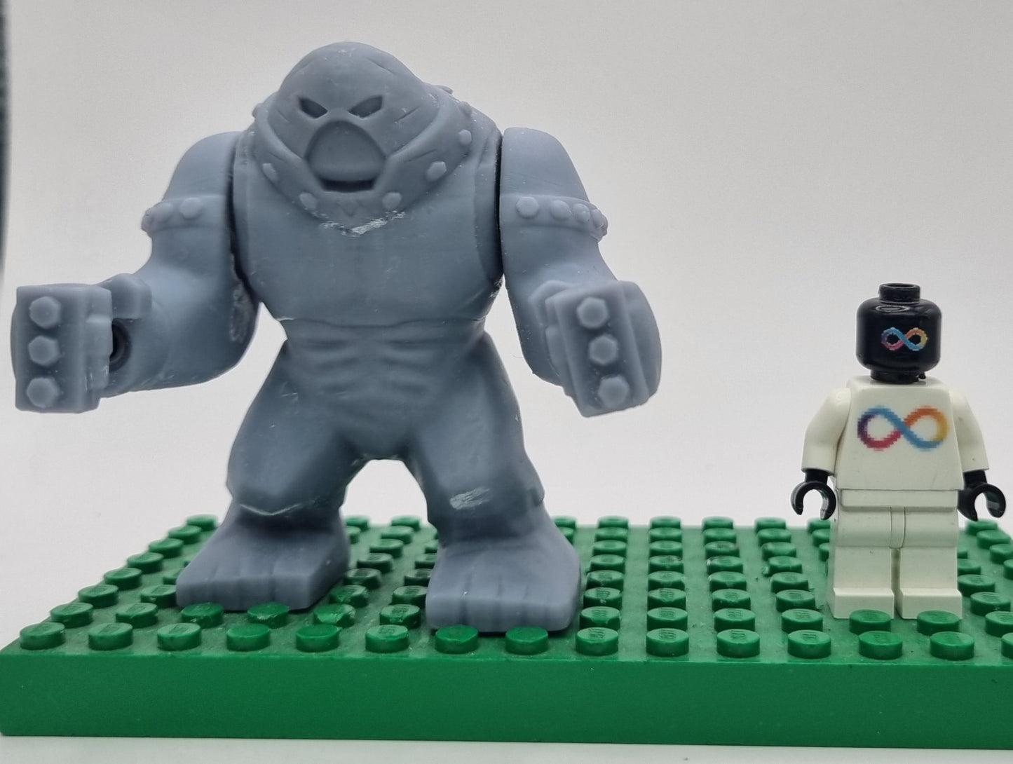 Building toy custom 3D printed super hero big red rampaging guy!