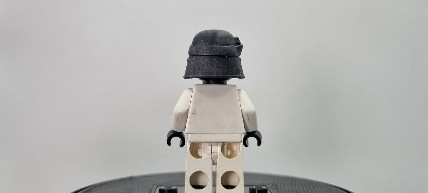 Building toy custom 3D printed galaxy wars mud bucket with visor up