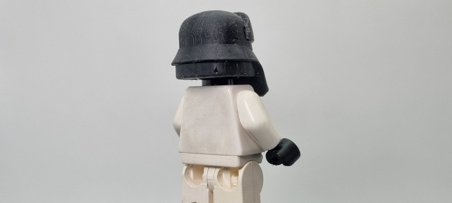 Building toy custom 3D printed galaxy wars tank driver helmet!