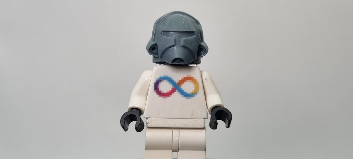 Building toy custom 3D printed galaxy wars classic good side helmet! Printed in high resolution 12k!