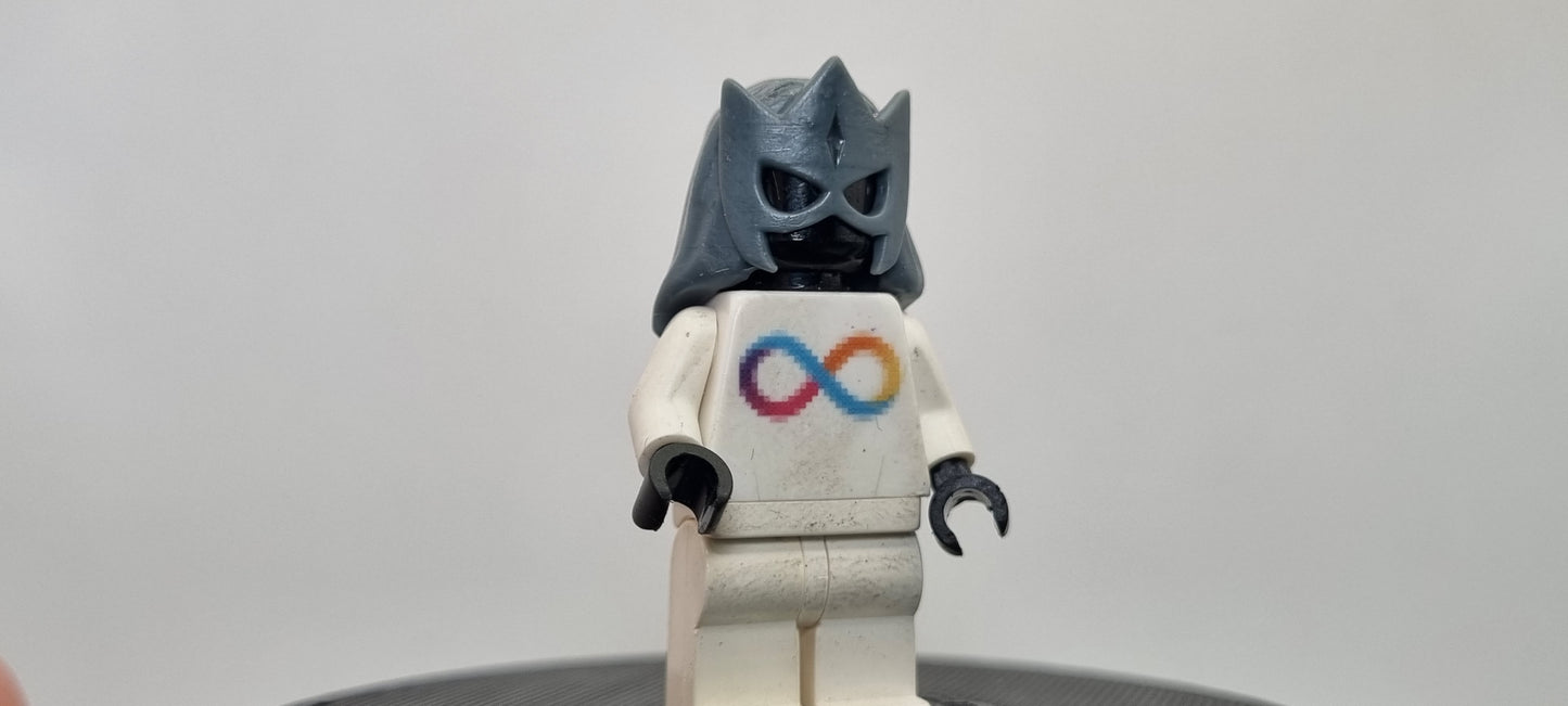 Building toy custom 3D printed super hero sapphire leader hairpiece! By latofigs!