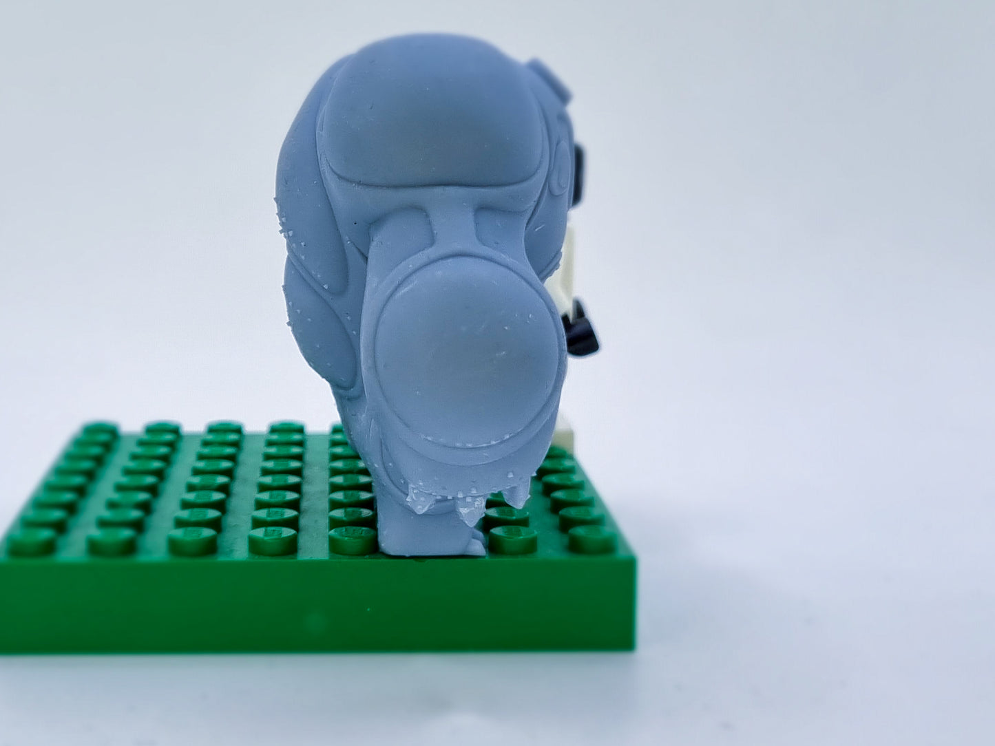 Building toy custom 3D printed ball alien from the watch