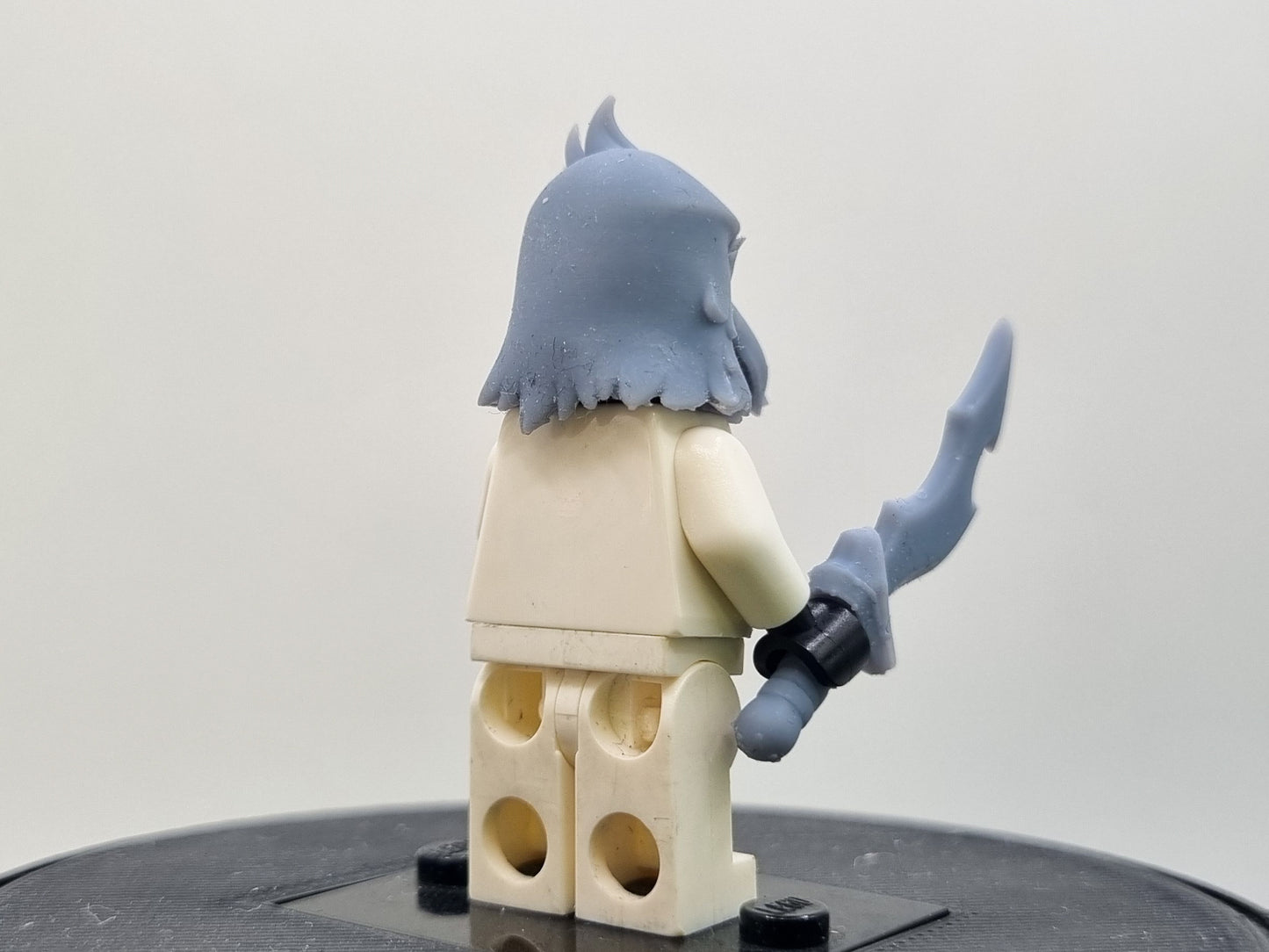 Building toy custom 3D printed bird mask with knifes