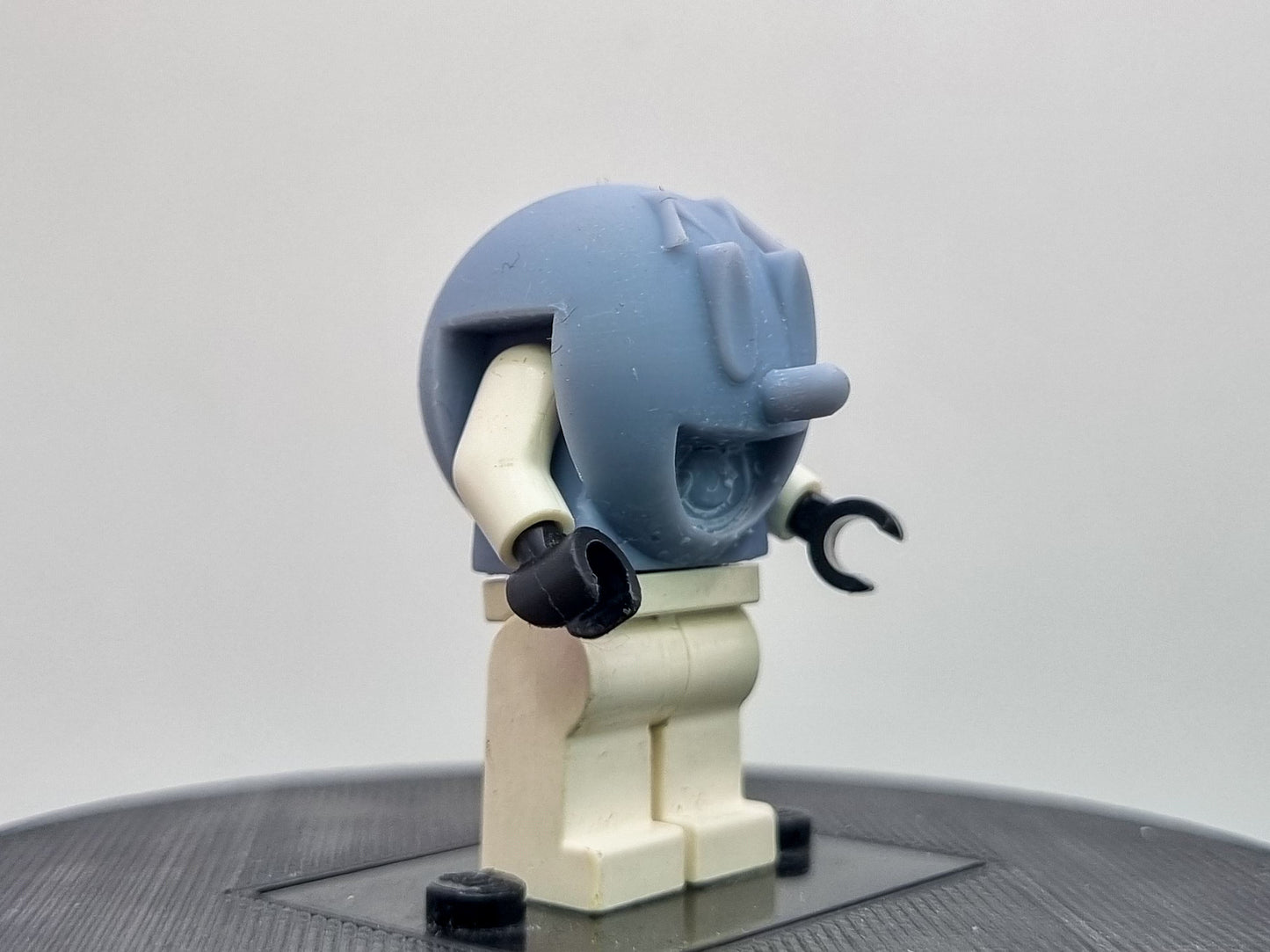 Building toy custom 3D printed yellow ball maze runner!