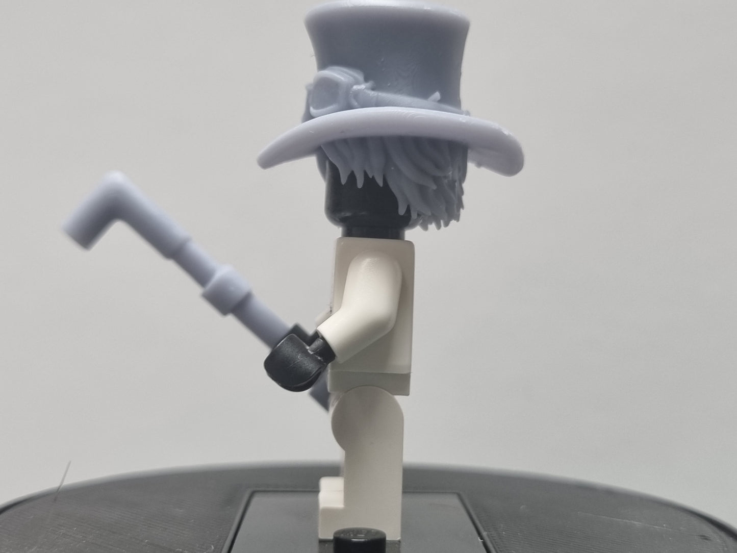 Custom 3D printed Lego compatible man with pipe set!