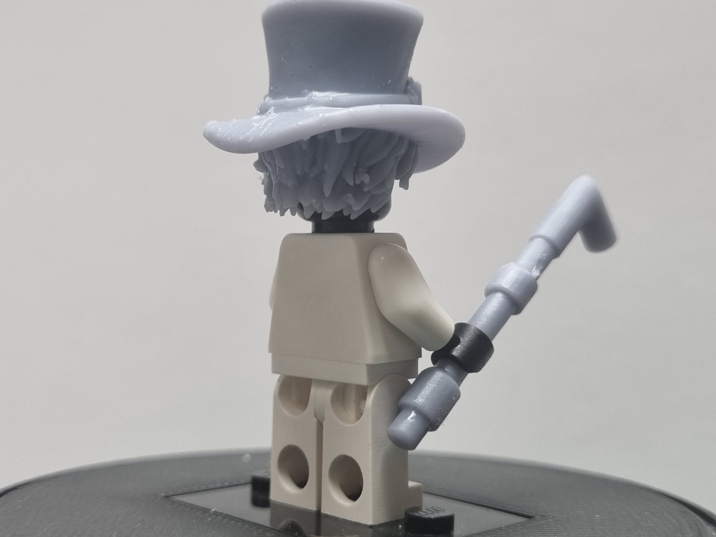 Custom 3D printed Lego compatible man with pipe set!