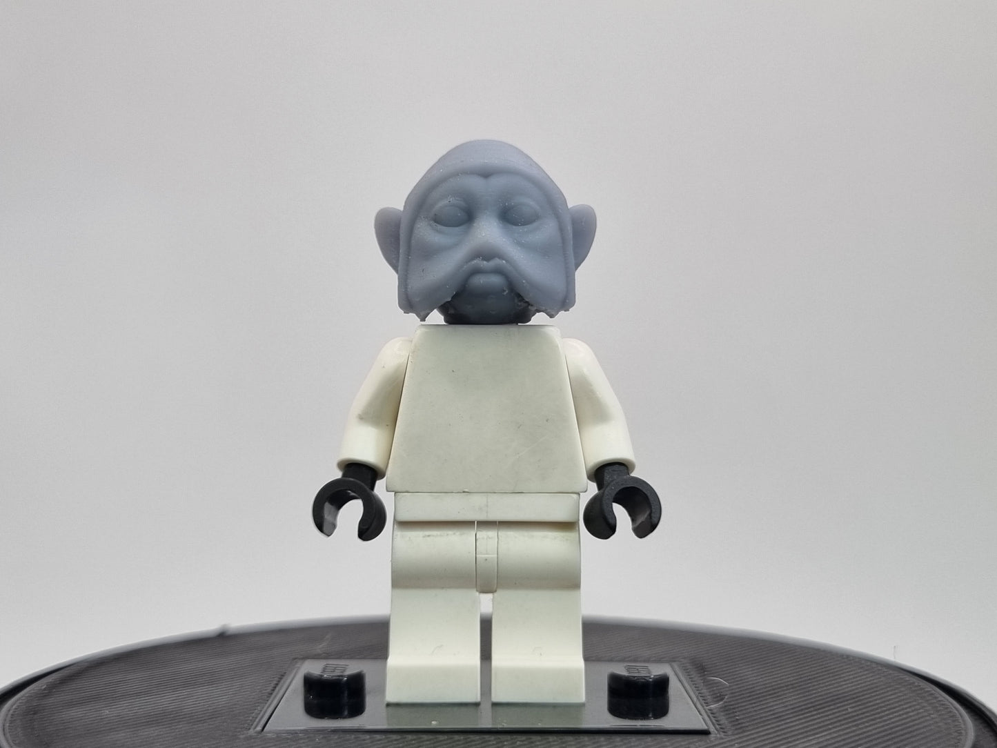 lego compatible 3D printed alien with dog like head!