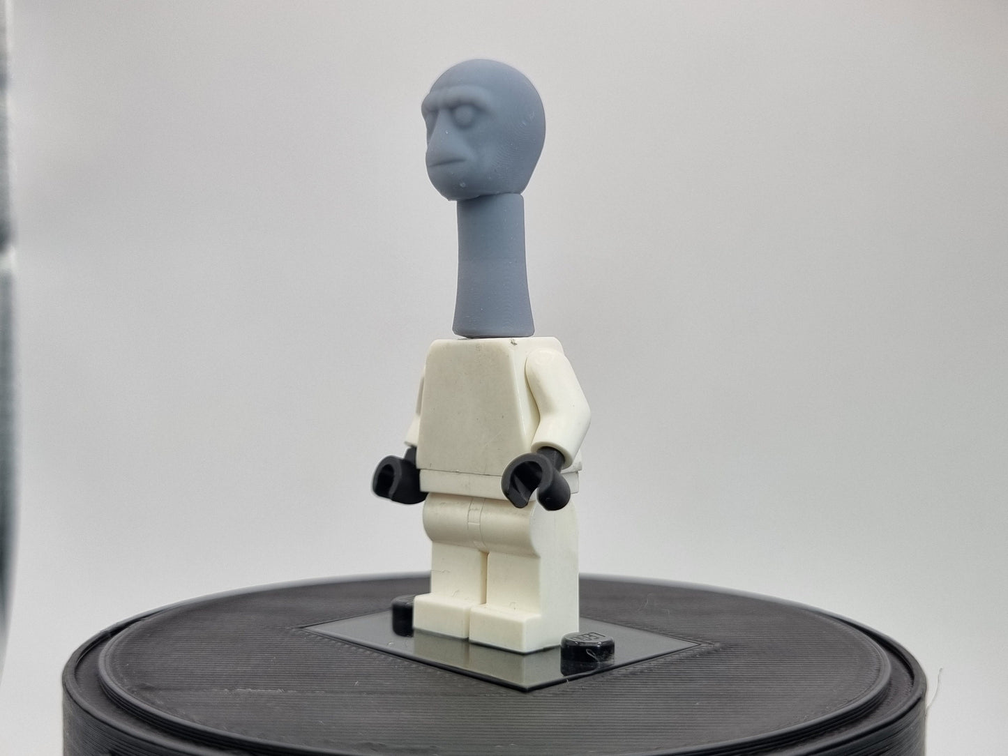 Building toy custom 3D printed Long neck alien head!