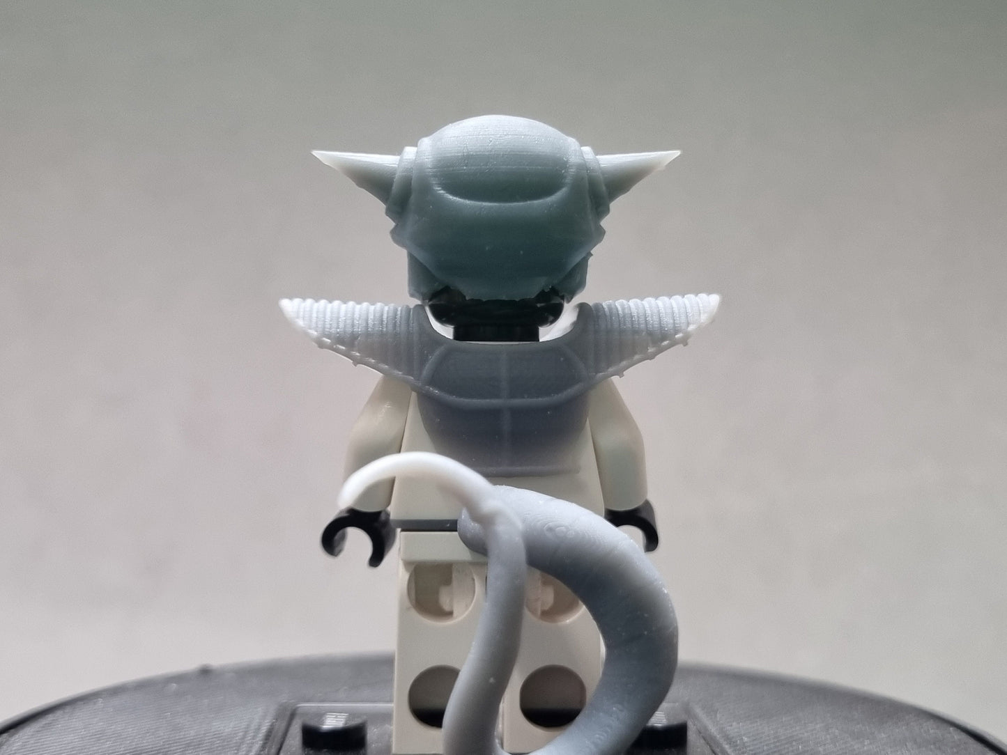 Building toy custom 3D printed alien with horns armor set!