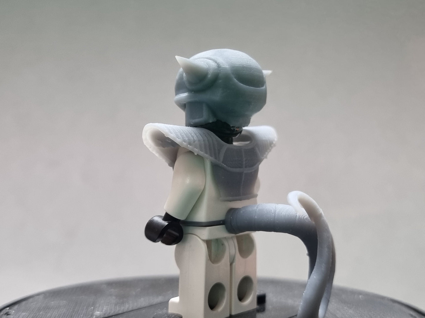 Building toy custom 3D printed alien with horns armor set!