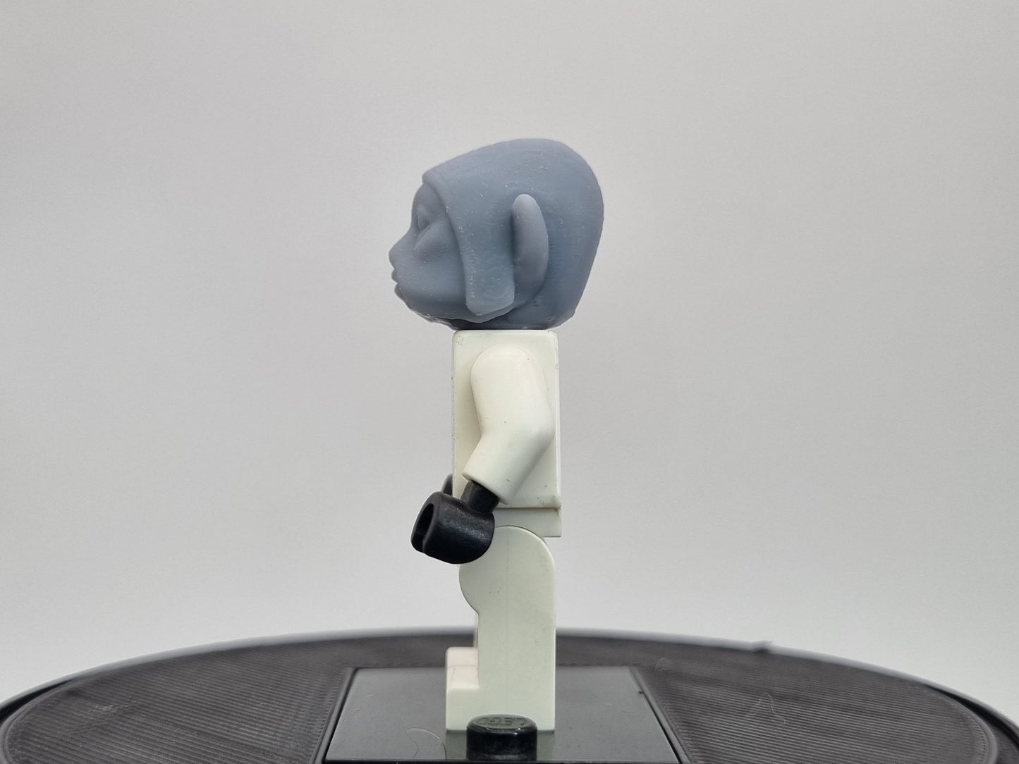 Buidling toy dog like galaxy wars alien head!