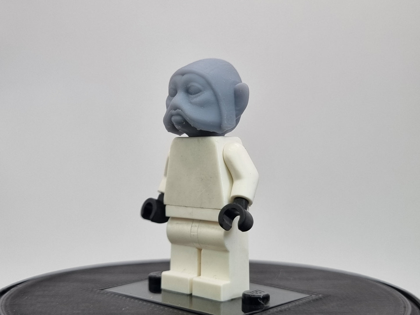 Buidling toy dog like galaxy wars alien head!