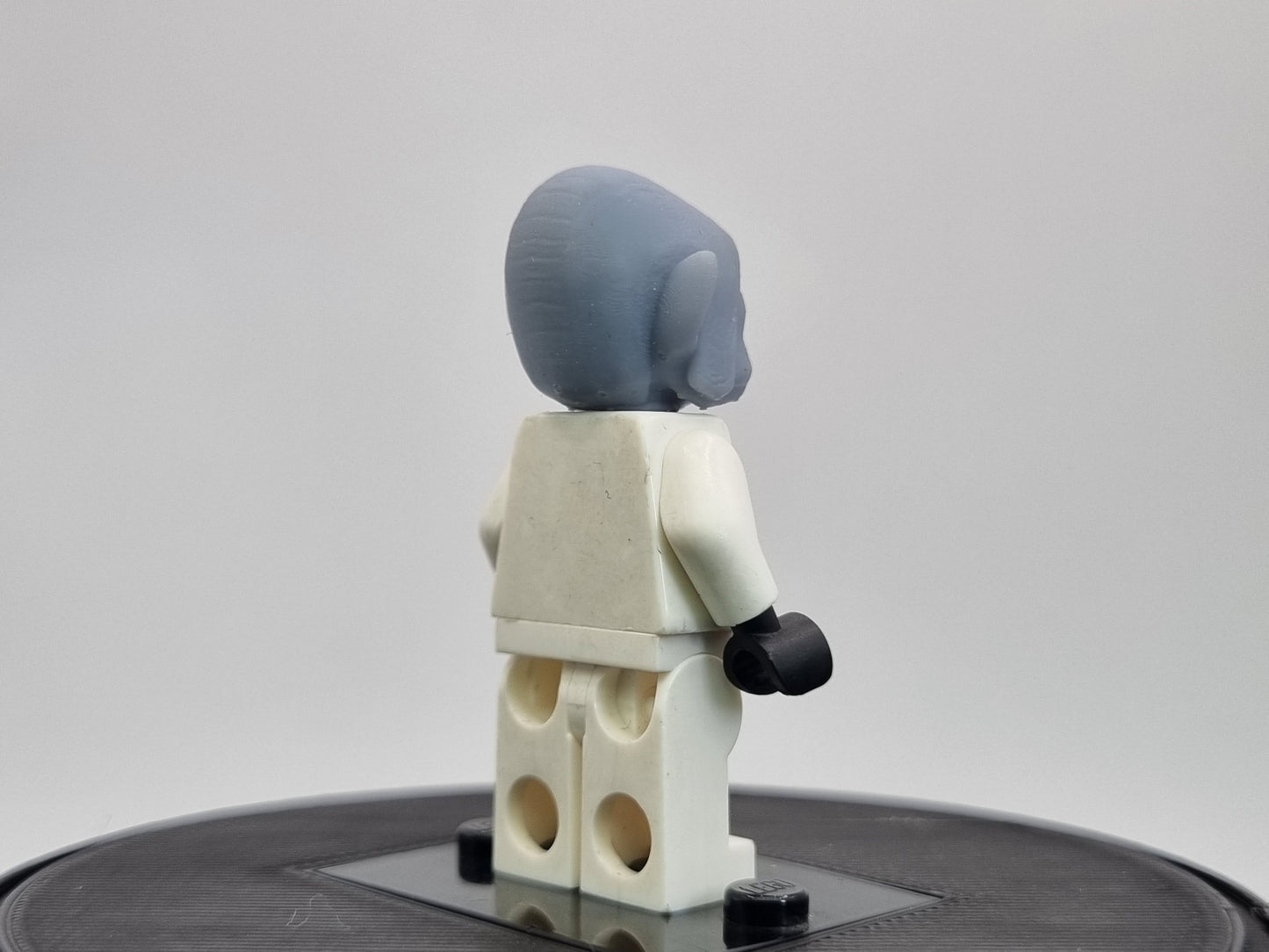 Buidling toy dog like galaxy wars alien head!