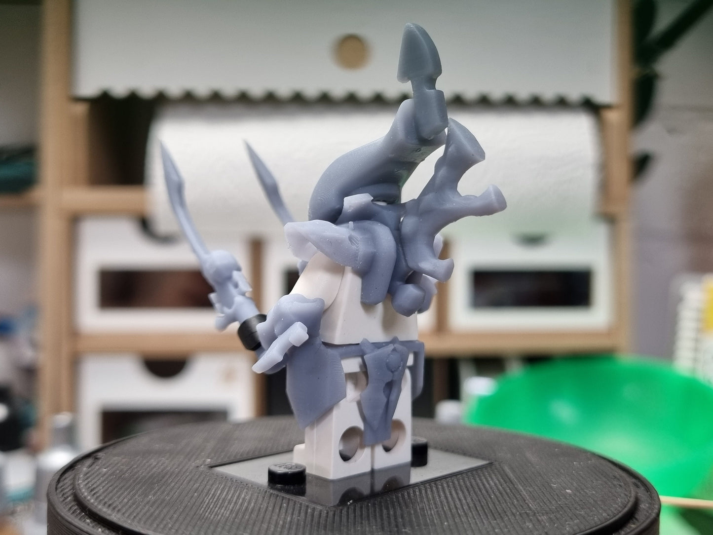 Building toy alien with 2 swords!