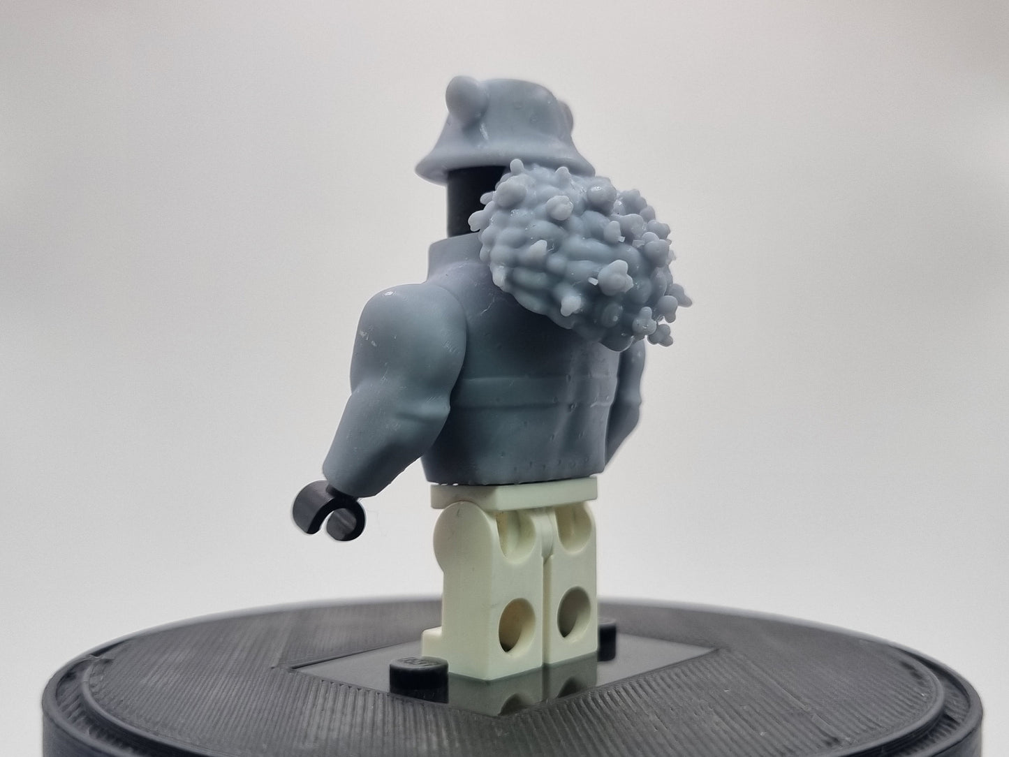 Building toy big robot pirate!