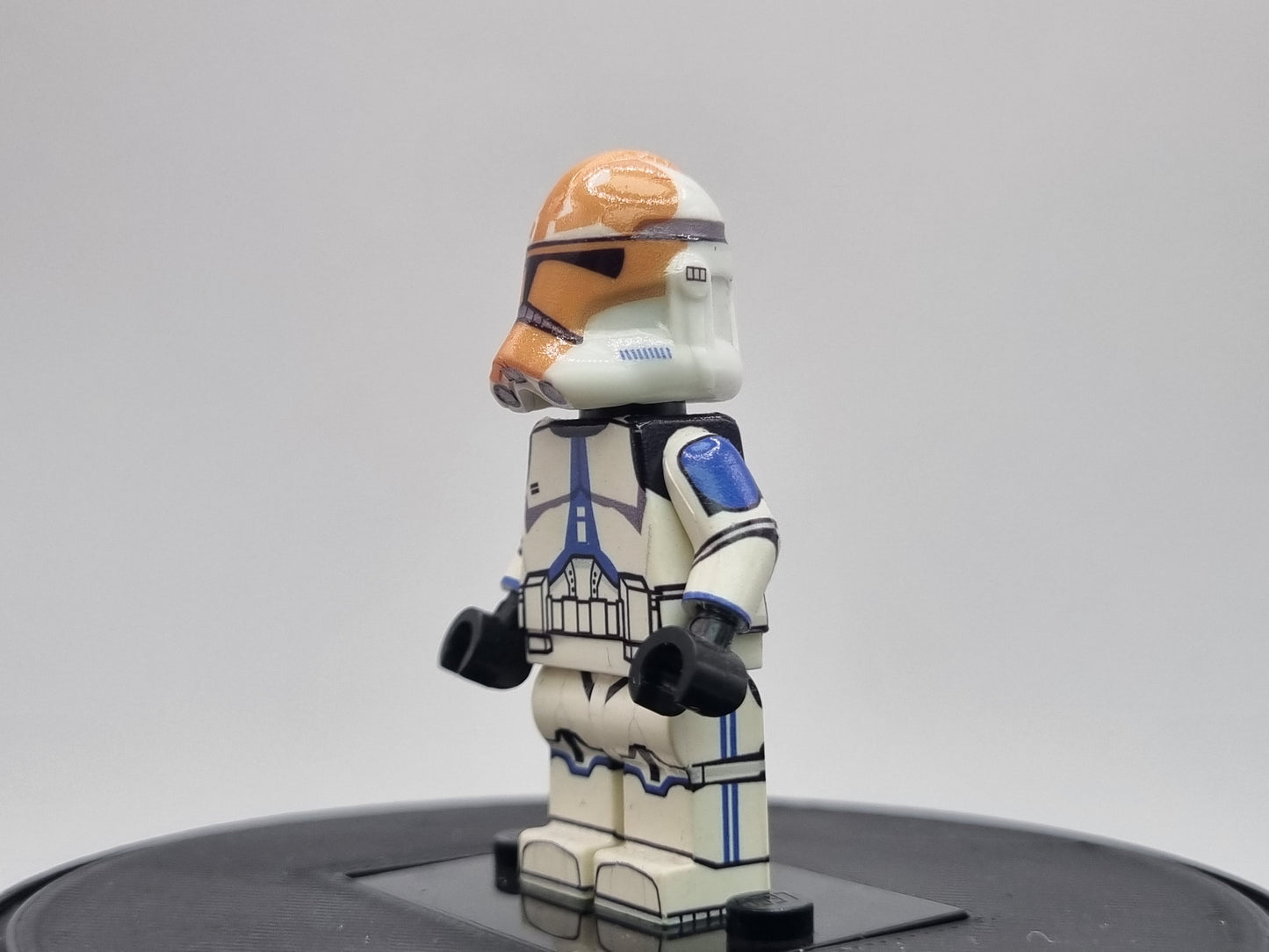 Building toy custom decalled clone trooper!
