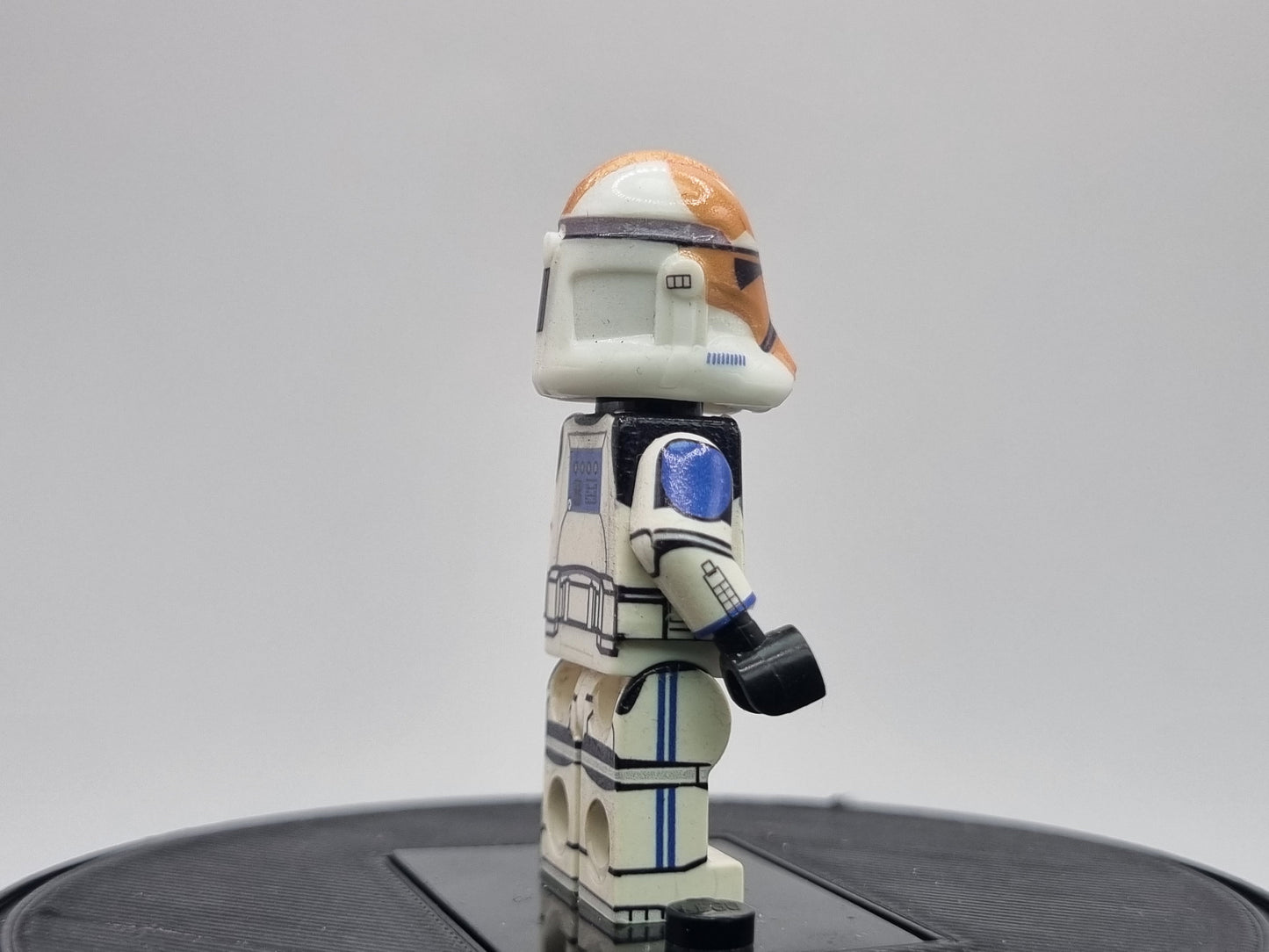 Building toy custom decalled clone trooper!