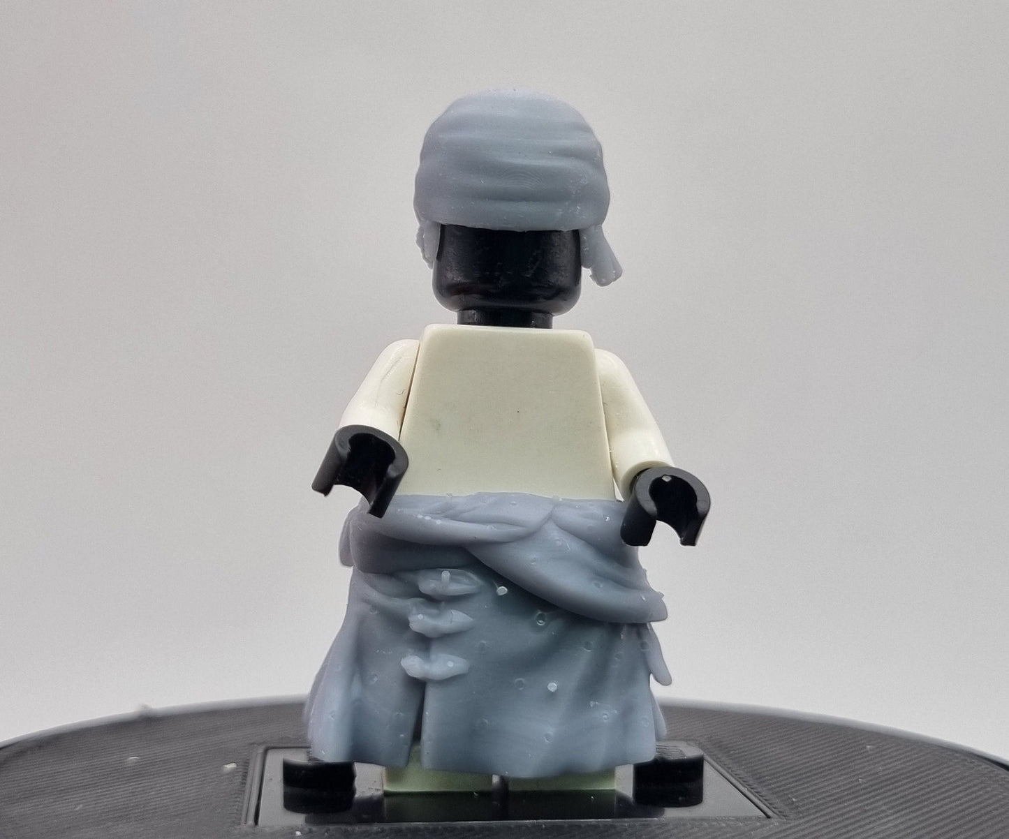 Building toy custom 3D printed 3 sword prirate hairpieces and cloak!