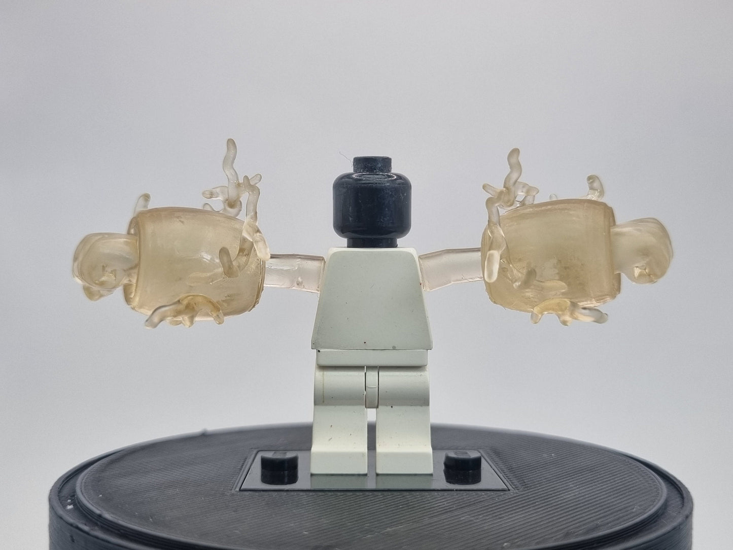 Building toy custom 3D printed transparant rubber arm with effect parts!