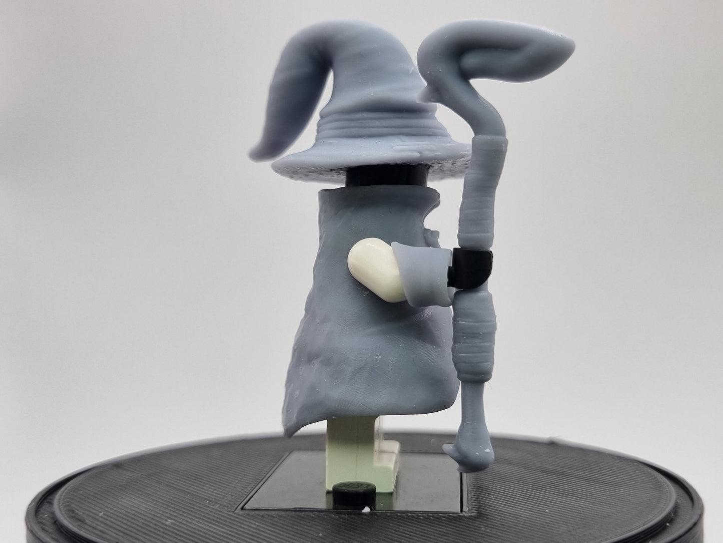Building toy custom 3D wizard with staff armor set!