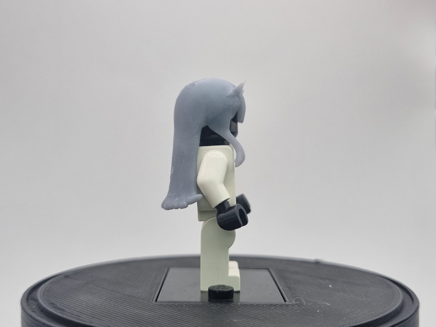 Building toy custom 3D waifu with devil horns!