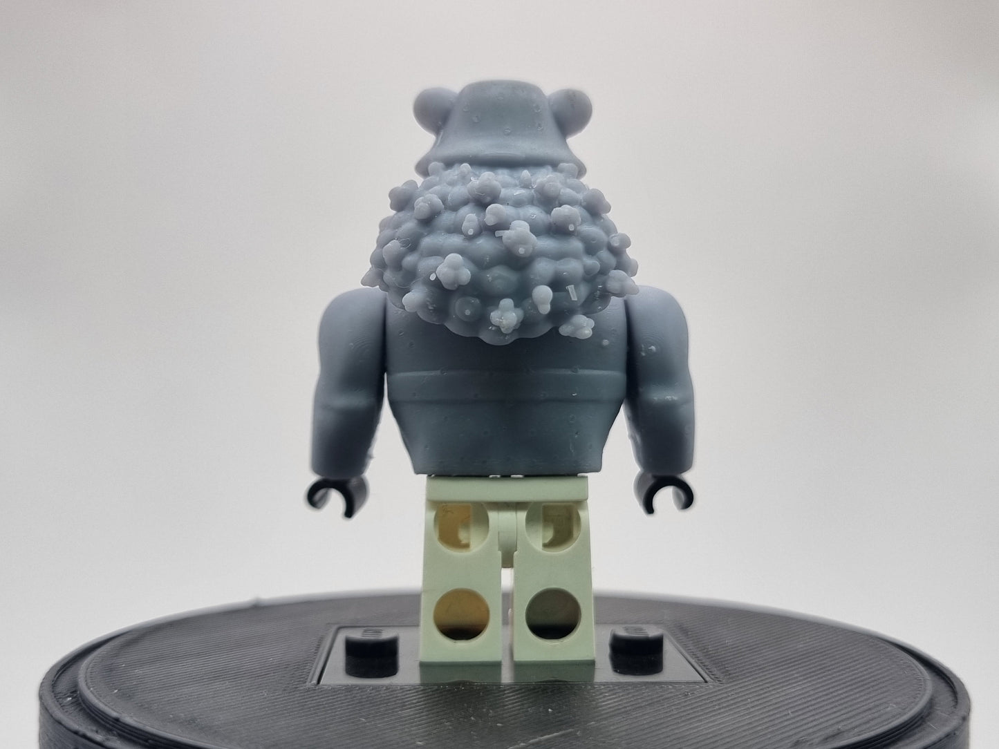 Building toy big robot pirate!