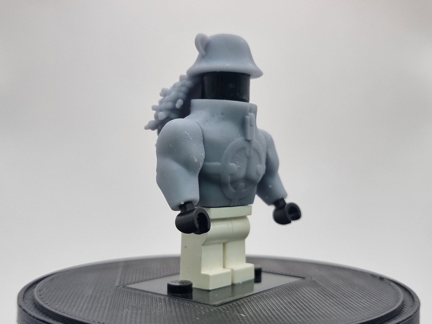 Building toy big robot pirate!