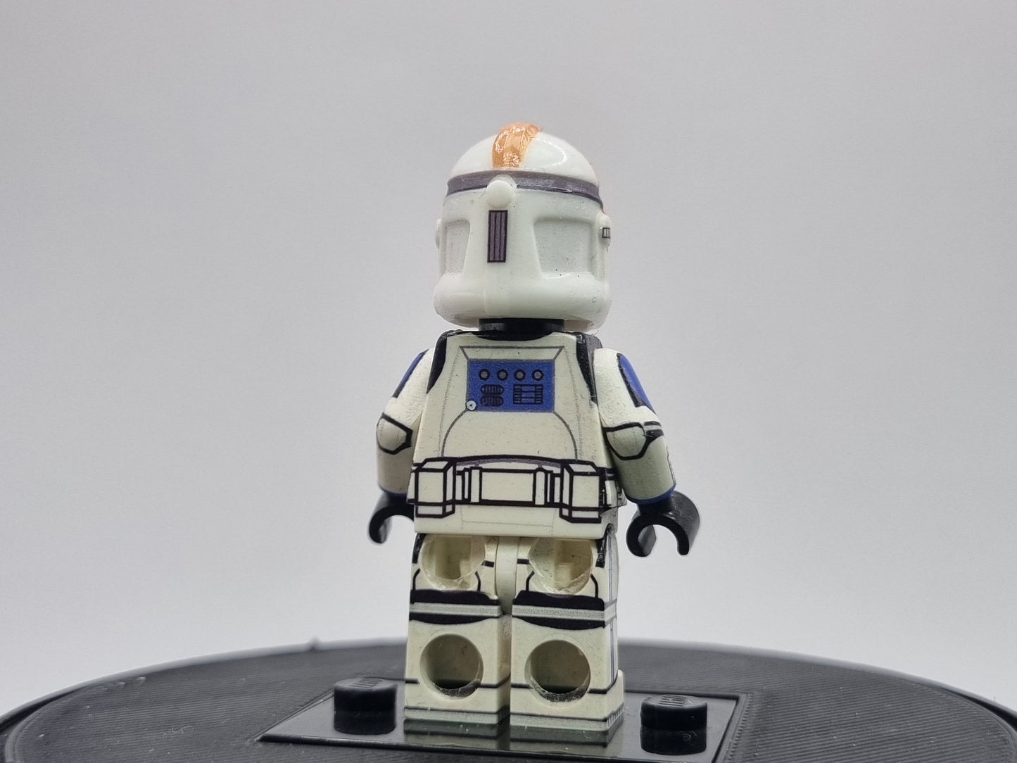 Building toy custom decalled clone trooper!