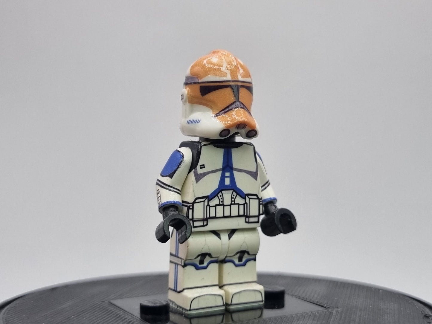 Building toy custom decalled clone trooper!