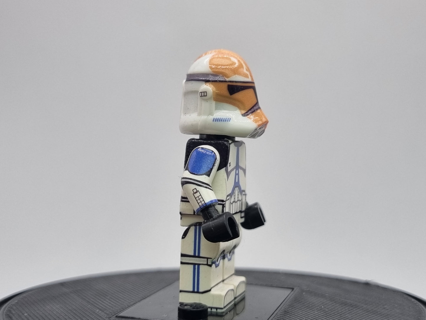 Building toy custom decalled clone trooper!