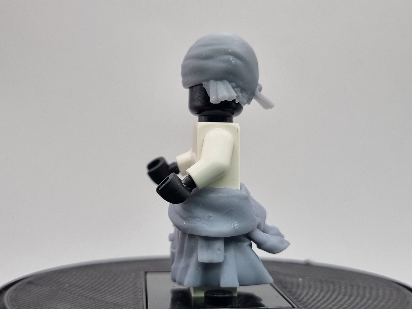 Building toy custom 3D printed 3 sword prirate hairpieces and cloak!