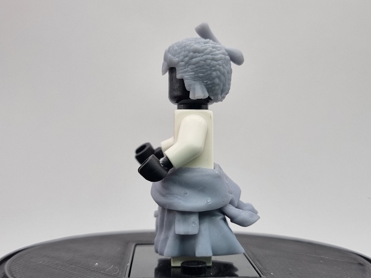 Building toy custom 3D printed 3 sword prirate hairpieces and cloak!