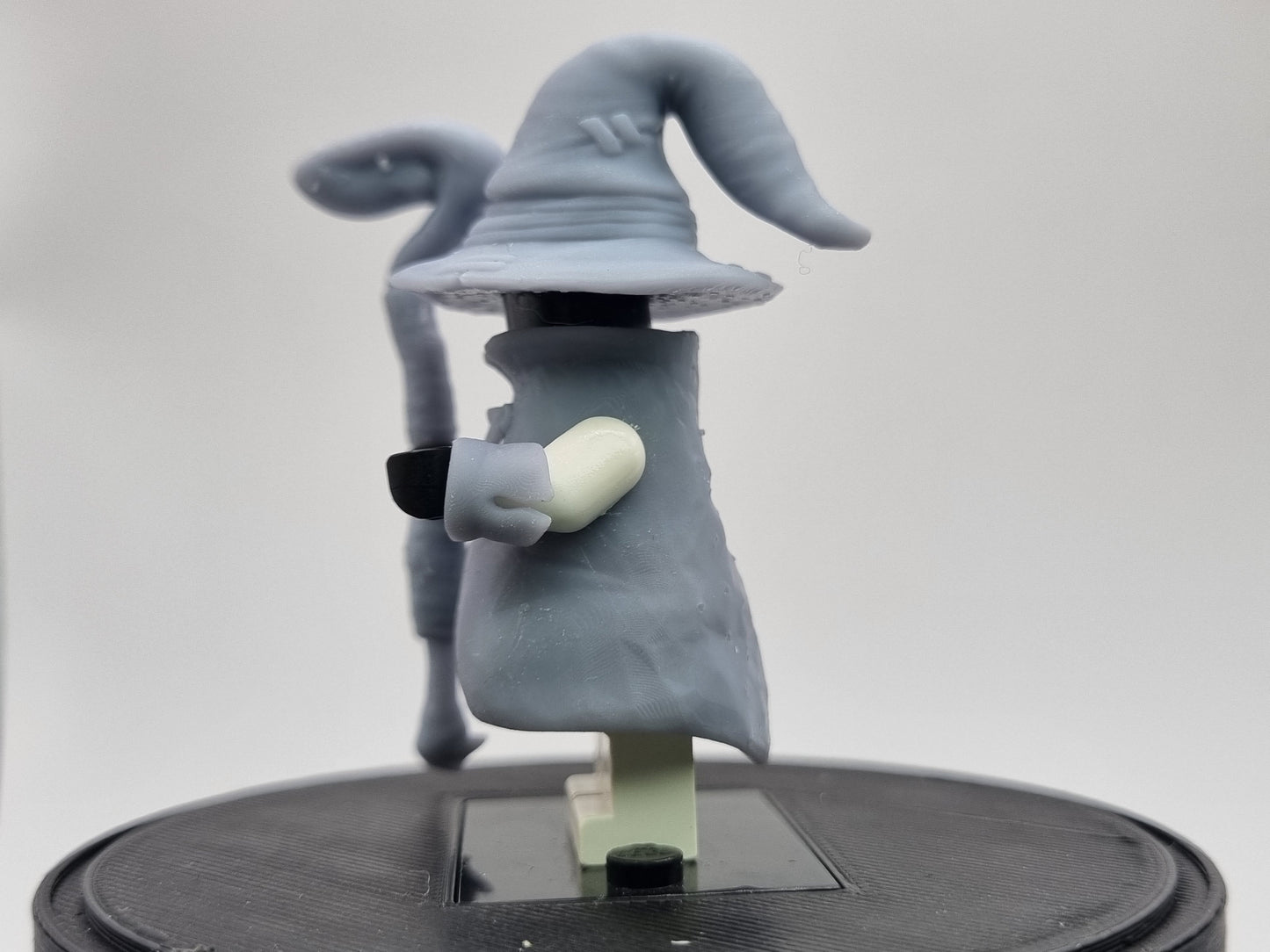 Building toy custom 3D wizard with staff armor set!