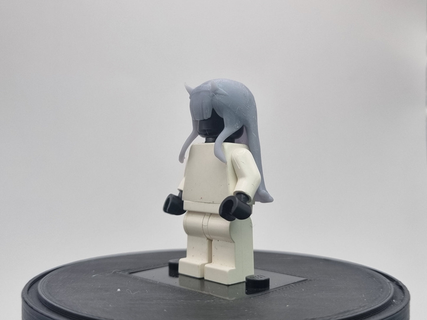 Building toy custom 3D waifu with devil horns!