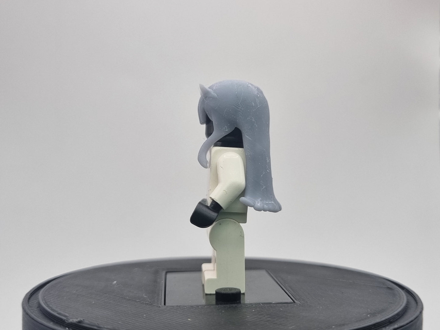 Building toy custom 3D waifu with devil horns!