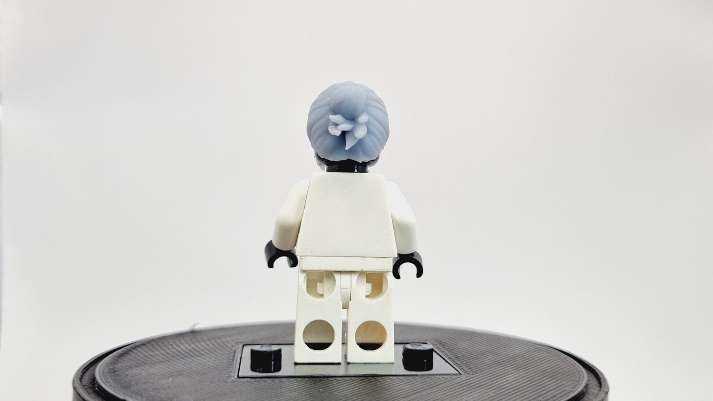 Building toy ninja sorcerer with single hair strand!