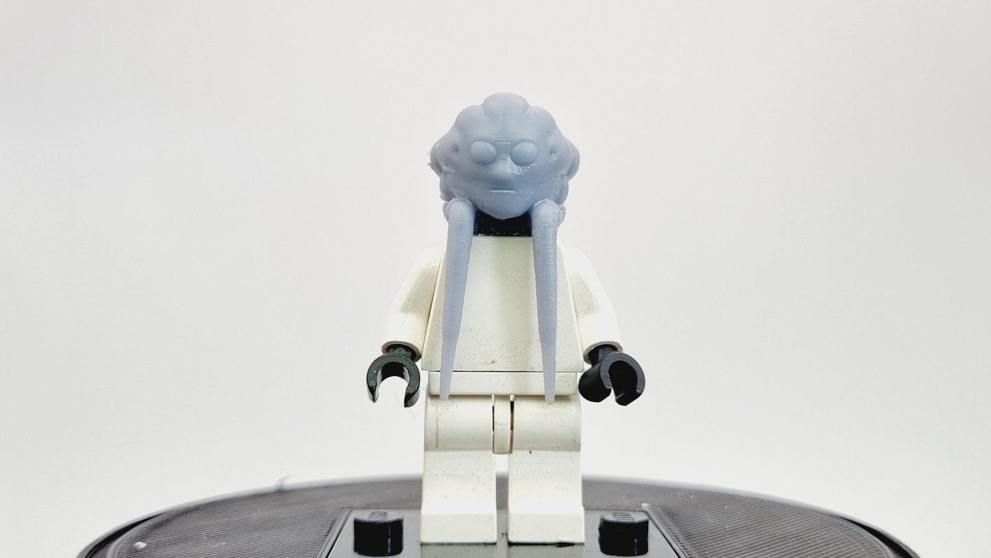 Building toy galaxy wars alien with long hair!