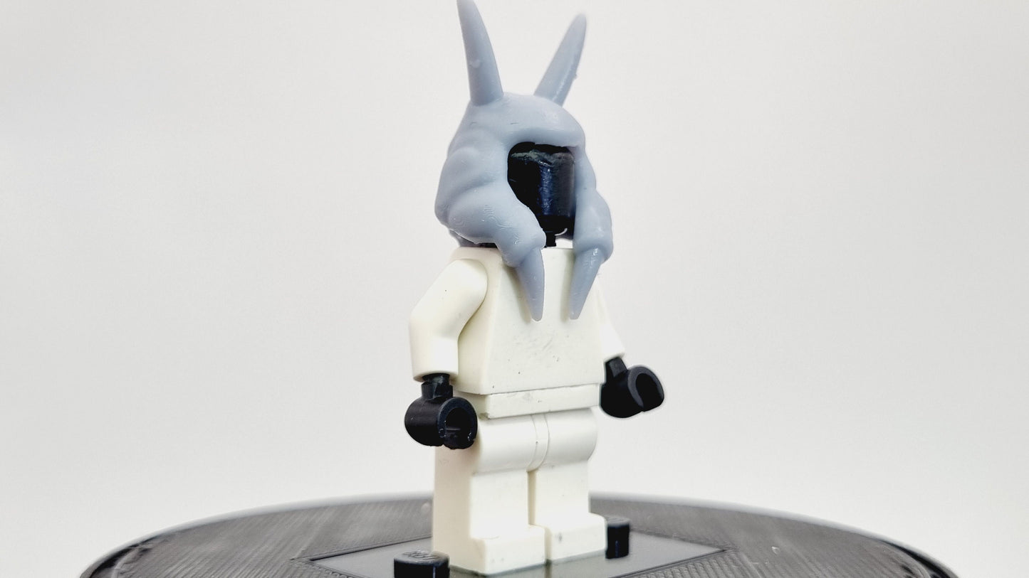 Building toy galaxy wars alien with pointy tails head piece