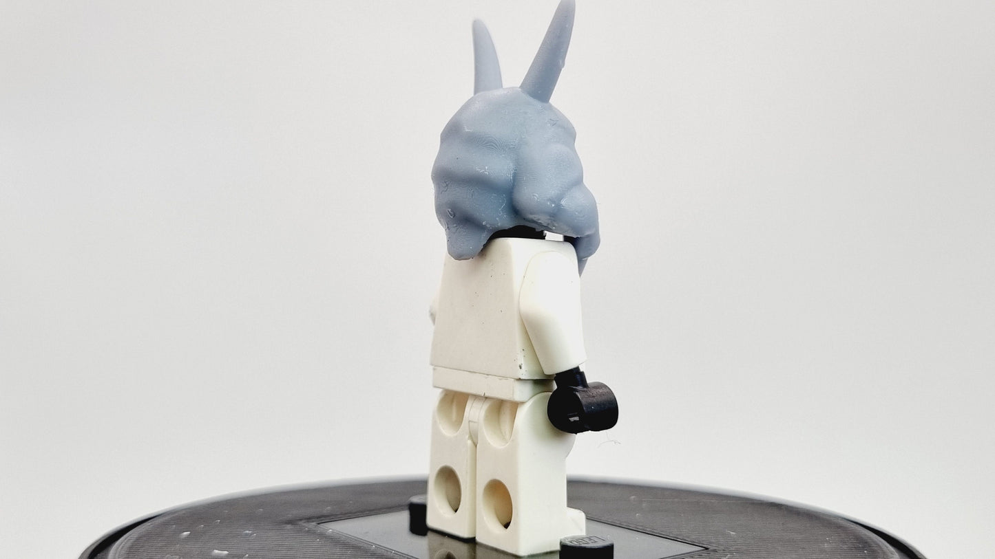 Building toy galaxy wars alien with pointy tails head piece