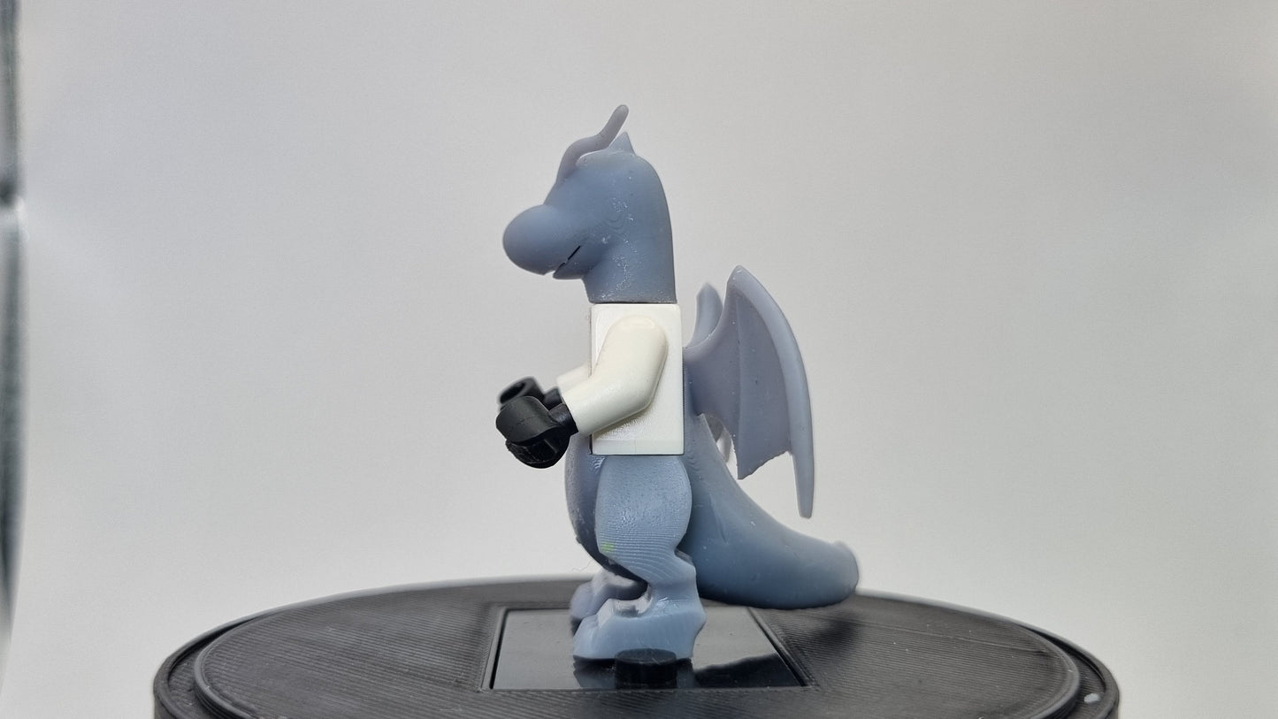 Building toy animal to catch dragon with figure body!