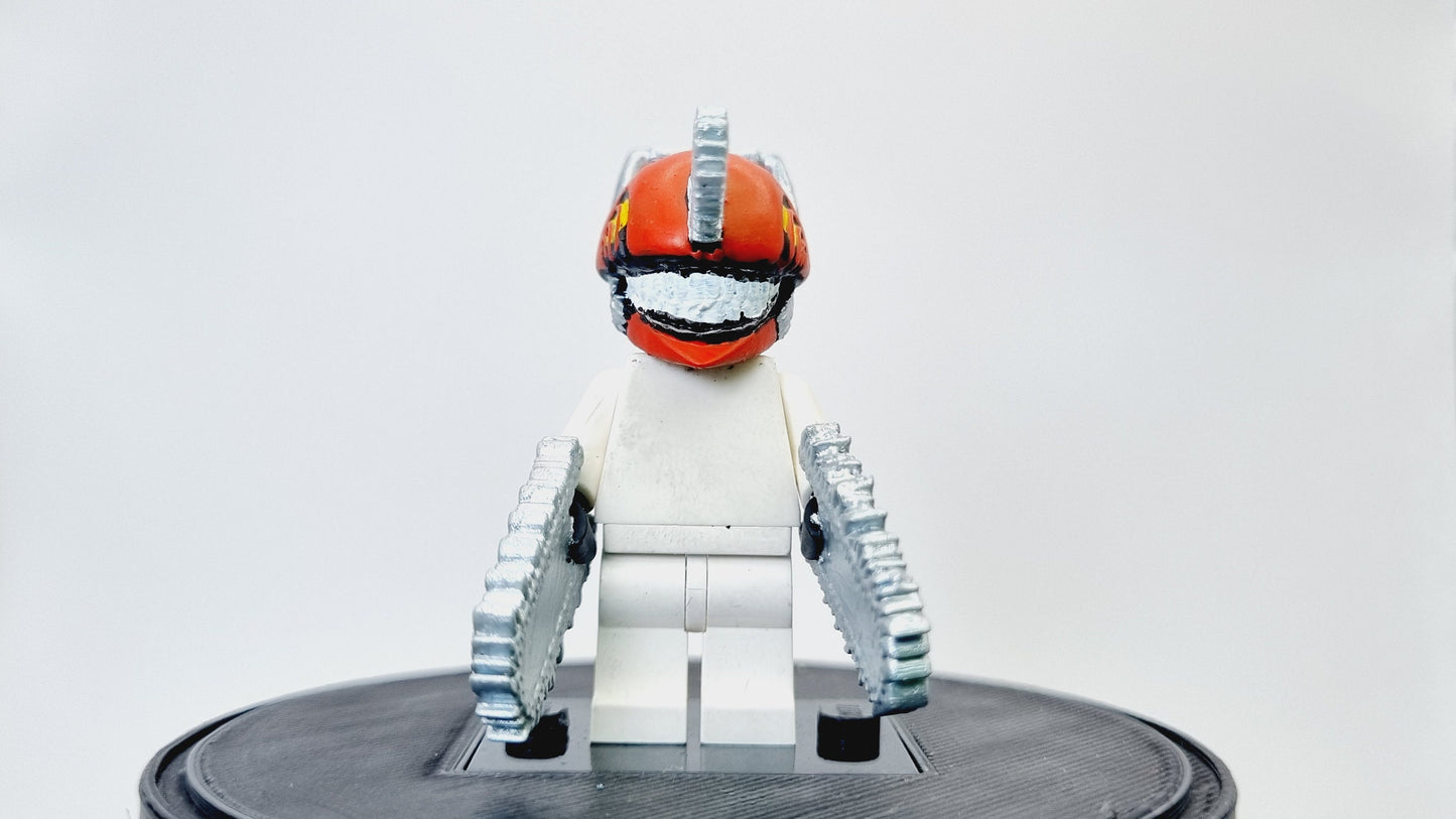 Building toy fully painted simp with cutting tools!