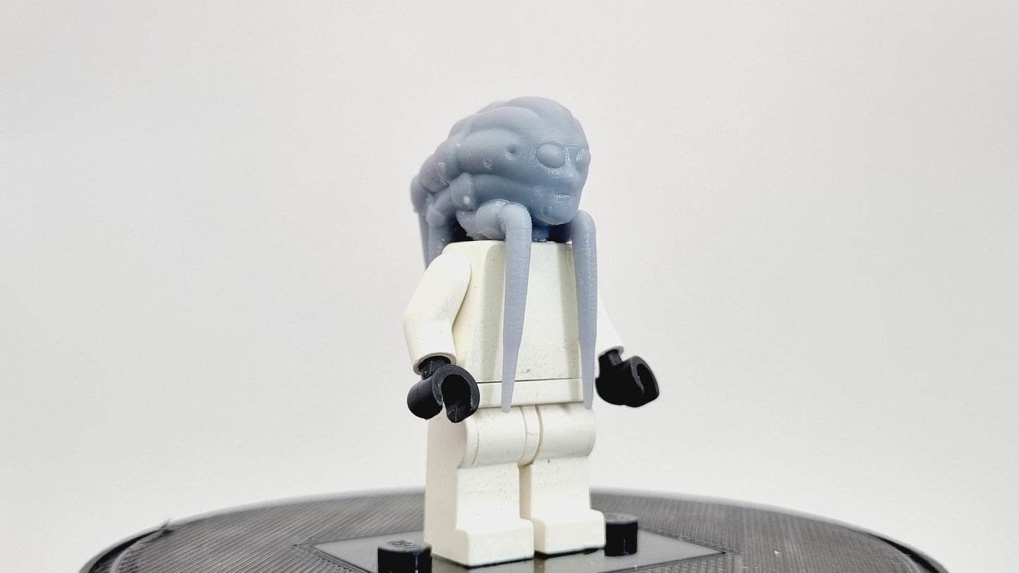 Building toy galaxy wars alien with long hair!