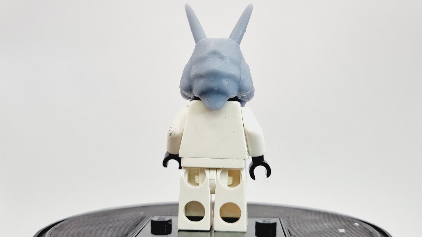 Building toy galaxy wars alien with pointy tails head piece