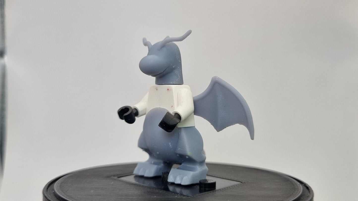 Building toy animal to catch dragon with figure body!