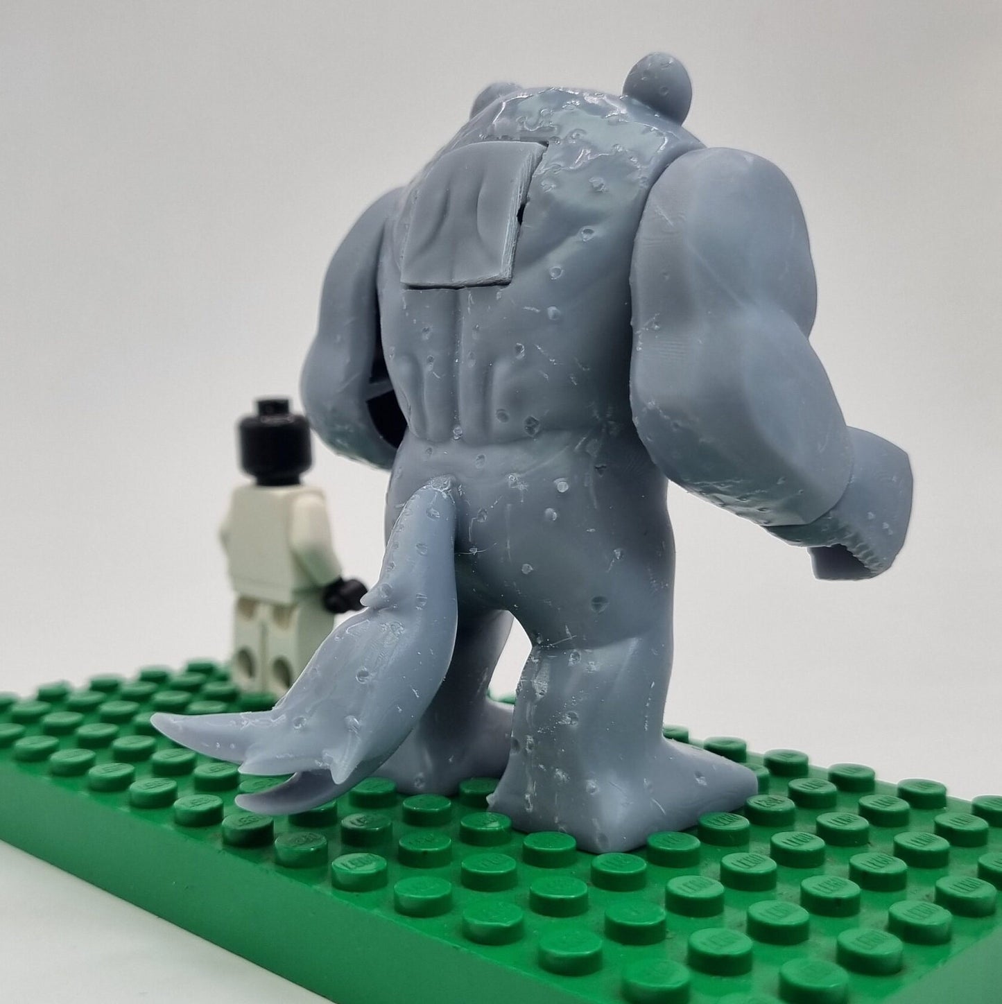 Building toy custom 3D printed yellow big fig suit!
