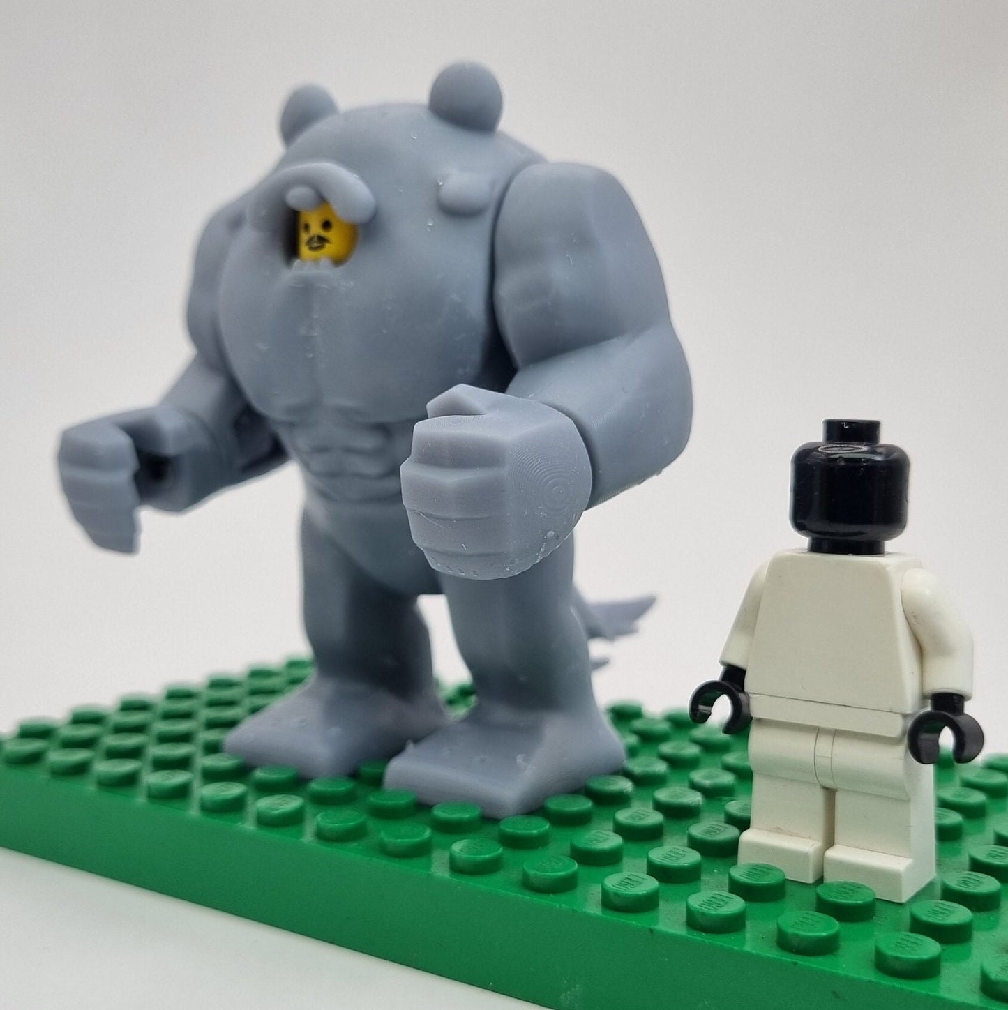 Building toy custom 3D printed yellow big fig suit!